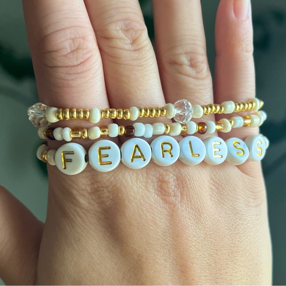 Taylor Swift Fearless set of 3 bracelets ♡ - Picture 2 of 5
